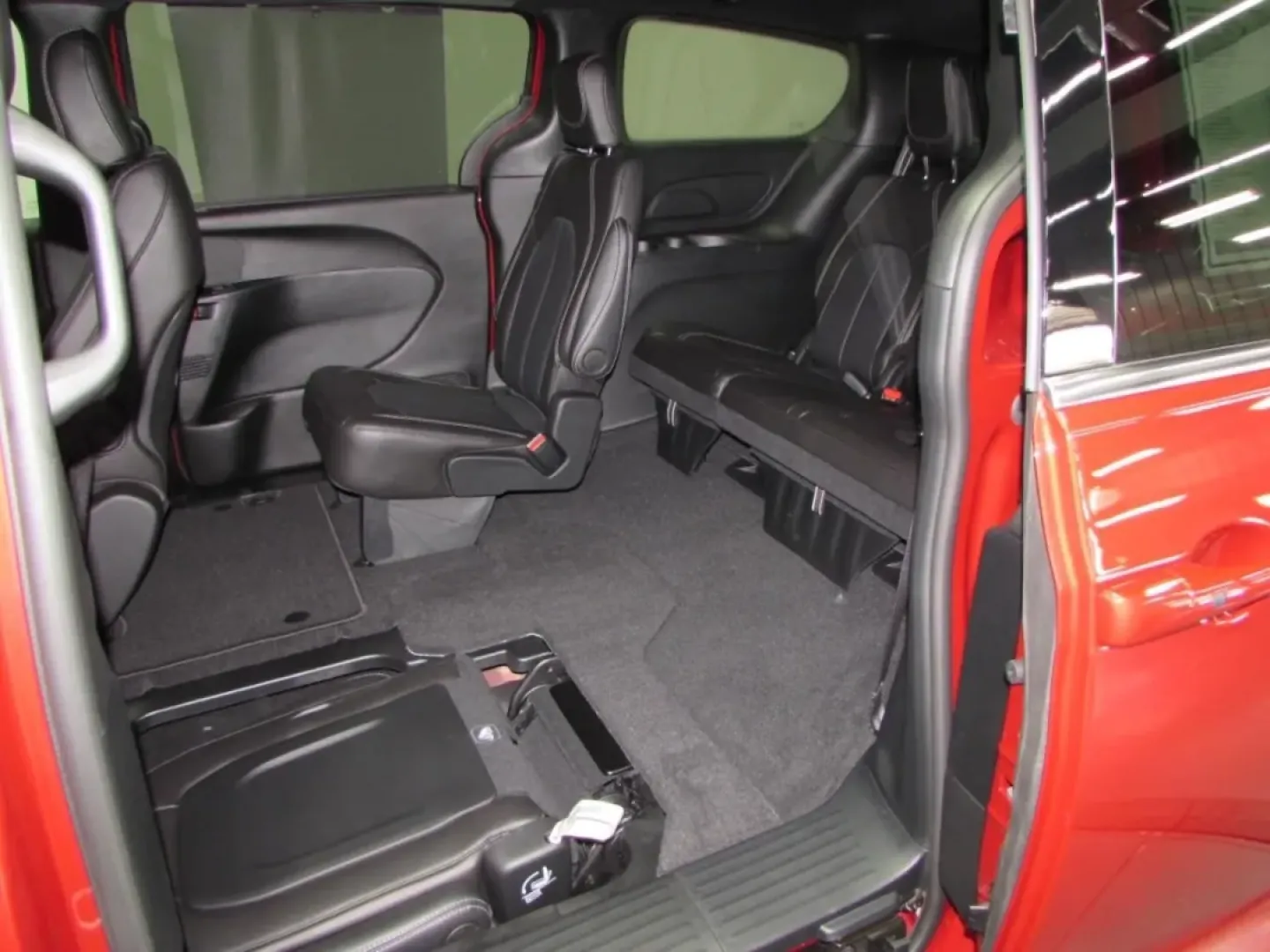 2026 /Black Chrysler Pacifica Select (2C4RC1BG7TR) with an Other engine, Automatic transmission, located at 12830 Highway 21, De Soto, MO, 63020, (636) 337-7777, 38.153099, -90.573624 - **Explore Family Adventures with the 2026 Chrysler Pacifica at Pettus CDJR DeSoto!**<br /> <br /> If you're a growing family or someone who values versatility and comfort, look no further than the stunning 2026 Chrysler Pacifica, available now at Pettus CDJR DeSoto! This stylish and spacious minivan - Photo#28