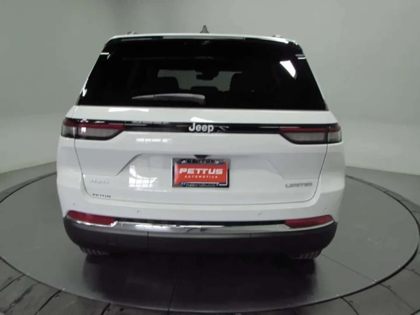 2025 /Wicker Beige/Black Jeep Grand Cherokee Limited (1C4RJHBGXSC) with an Other engine, located at 12830 Highway 21, De Soto, MO, 63020, (636) 337-7777, 38.153099, -90.573624 - **Your Adventure Awaits: Discover the 2025 Jeep Grand Cherokee Limited at Pettus CDJR DeSoto!**<br /> <br /> If you're searching for a vehicle that can transform your daily commute into an exhilarating adventure, look no further than the 2025 Jeep Grand Cherokee Limited, available now at Pettus CDJR - Photo#6