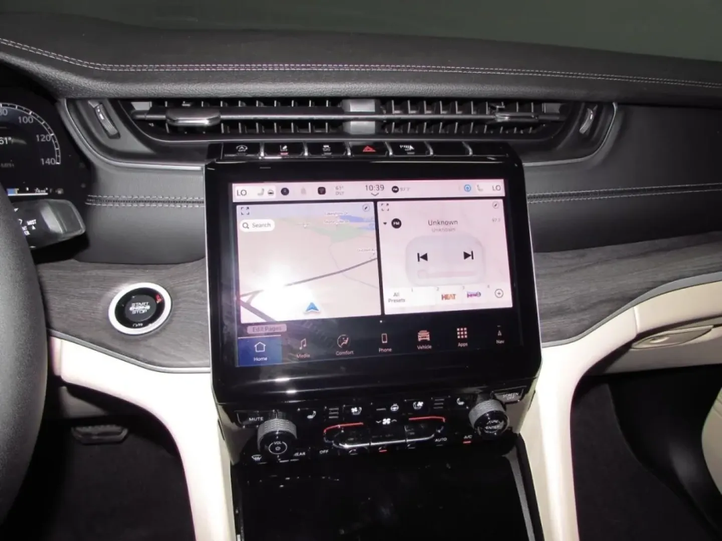 2025 /Wicker Beige/Black Jeep Grand Cherokee Limited (1C4RJHBGXSC) with an Other engine, located at 12830 Highway 21, De Soto, MO, 63020, (636) 337-7777, 38.153099, -90.573624 - **Your Adventure Awaits: Discover the 2025 Jeep Grand Cherokee Limited at Pettus CDJR DeSoto!**<br /> <br /> If you're searching for a vehicle that can transform your daily commute into an exhilarating adventure, look no further than the 2025 Jeep Grand Cherokee Limited, available now at Pettus CDJR - Photo#20