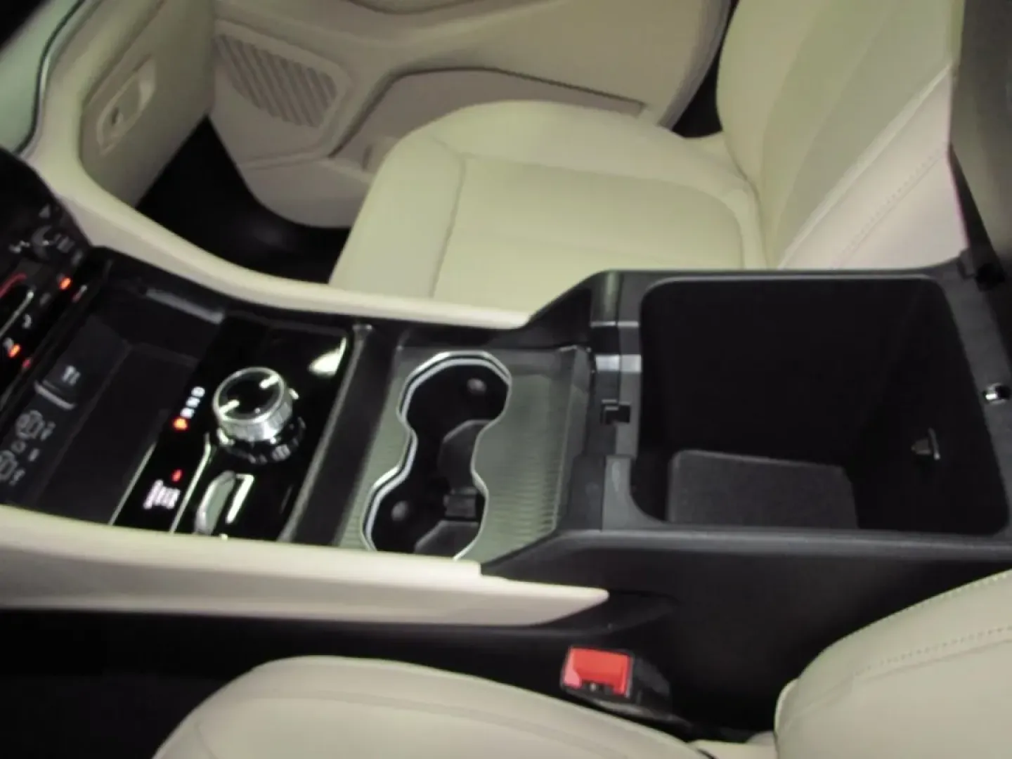 2025 /Wicker Beige/Black Jeep Grand Cherokee Limited (1C4RJHBGXSC) with an Other engine, located at 12830 Highway 21, De Soto, MO, 63020, (636) 337-7777, 38.153099, -90.573624 - **Your Adventure Awaits: Discover the 2025 Jeep Grand Cherokee Limited at Pettus CDJR DeSoto!**<br /> <br /> If you're searching for a vehicle that can transform your daily commute into an exhilarating adventure, look no further than the 2025 Jeep Grand Cherokee Limited, available now at Pettus CDJR - Photo#22