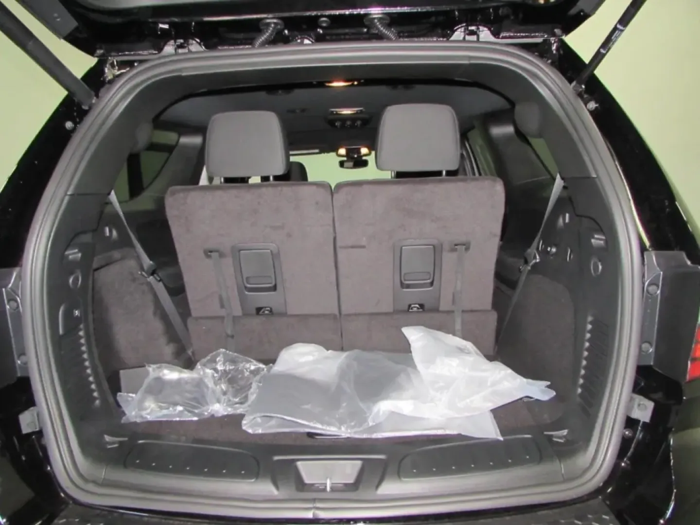 2026 /Black Dodge Durango GT HEMI V8 (1C4SDJCT0TC) with an Other engine, Automatic transmission, located at 12830 Highway 21, De Soto, MO, 63020, (636) 337-7777, 38.153099, -90.573624 - ### Adventure Awaits with the 2026 Dodge Durango Perfect for Families and Thrill-Seekers!<br /> <br /> Are you ready to elevate your family's adventures or conquer your daily commute with style and power? The 2026 Dodge Durango is the perfect SUV for those who crave versatility without compromising - Photo#28