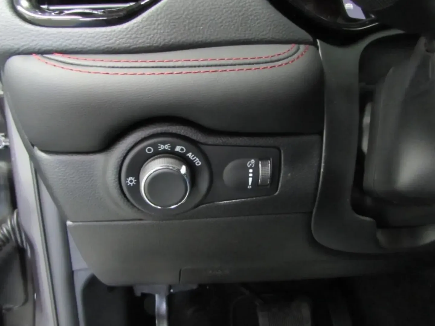 2026 /Black Dodge Durango GT Plus HEMI V8 (1C4SDJCT4TC) with an Other engine, Automatic transmission, located at 12830 Highway 21, De Soto, MO, 63020, (636) 337-7777, 38.153099, -90.573624 - **Adventure Awaits with the 2026 Dodge Durango Your Family's New Favorite SUV!**<br /> <br /> Are you ready to elevate your family outings or weekend adventures? The 2026 Dodge Durango, available now at Pettus CDJR DeSoto, is the perfect blend of power, style, and versatility. With its striking Vap - Photo#12