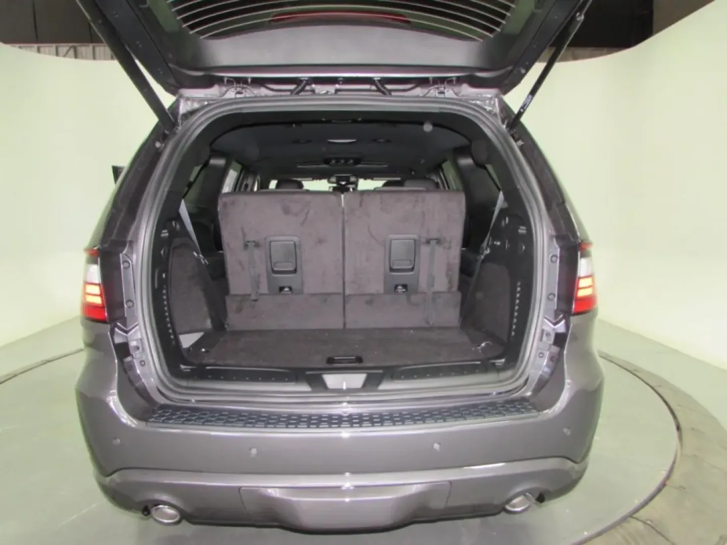 2026 /Black Dodge Durango GT Plus HEMI V8 (1C4SDJCT4TC) with an Other engine, Automatic transmission, located at 12830 Highway 21, De Soto, MO, 63020, (636) 337-7777, 38.153099, -90.573624 - **Adventure Awaits with the 2026 Dodge Durango Your Family's New Favorite SUV!**<br /> <br /> Are you ready to elevate your family outings or weekend adventures? The 2026 Dodge Durango, available now at Pettus CDJR DeSoto, is the perfect blend of power, style, and versatility. With its striking Vap - Photo#26