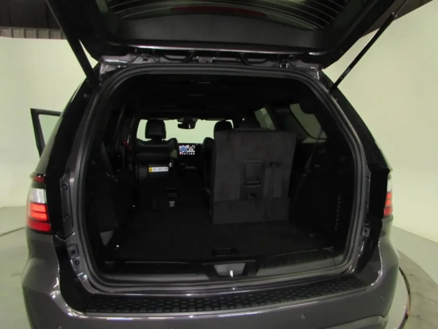 2026 /Black Dodge Durango GT Plus HEMI V8 (1C4SDJCT4TC) with an Other engine, Automatic transmission, located at 12830 Highway 21, De Soto, MO, 63020, (636) 337-7777, 38.153099, -90.573624 - **Adventure Awaits with the 2026 Dodge Durango Your Family's New Favorite SUV!**<br /> <br /> Are you ready to elevate your family outings or weekend adventures? The 2026 Dodge Durango, available now at Pettus CDJR DeSoto, is the perfect blend of power, style, and versatility. With its striking Vap - Photo#29