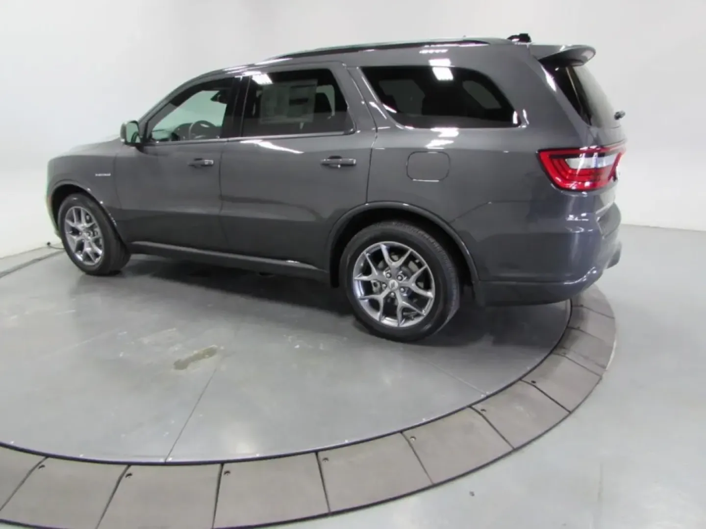 2026 /Black Dodge Durango GT Plus HEMI V8 (1C4SDJCT4TC) with an Other engine, Automatic transmission, located at 12830 Highway 21, De Soto, MO, 63020, (636) 337-7777, 38.153099, -90.573624 - **Adventure Awaits with the 2026 Dodge Durango Your Family's New Favorite SUV!**<br /> <br /> Are you ready to elevate your family outings or weekend adventures? The 2026 Dodge Durango, available now at Pettus CDJR DeSoto, is the perfect blend of power, style, and versatility. With its striking Vap - Photo#4