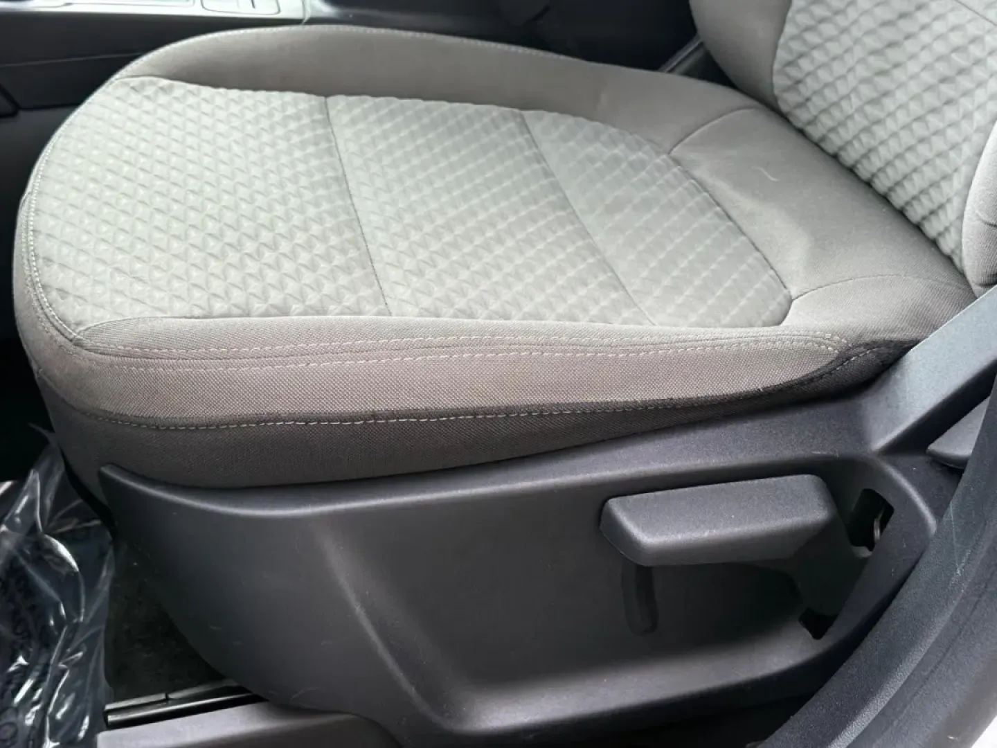 2022 /Dark Earth Gray Cloth Ford Escape SE (1FMCU0G69NU) with an 1.5L EcoBoost engine, Automatic transmission, located at 141 Commercial Dr, Fredericktown, MO, 63645, (573) 783-6432, 37.570087, -90.320648 - **Discover Your Next Adventure with the 2022 Ford Escape SE at Pettus Ford Fredericktown!**<br /> <br /> Are you searching for a vehicle that seamlessly fits into your busy lifestyle? Look no further! The 2022 Ford Escape SE is your perfect partner for all of life's adventures-whether you're making - Photo#22