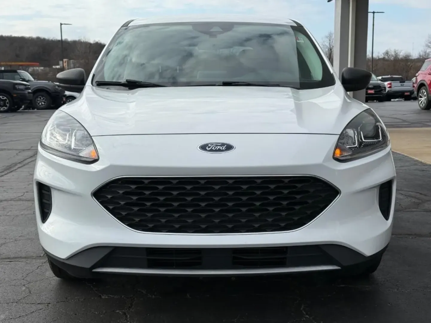 2022 /Dark Earth Gray Cloth Ford Escape SE (1FMCU0G69NU) with an 1.5L EcoBoost engine, Automatic transmission, located at 141 Commercial Dr, Fredericktown, MO, 63645, (573) 783-6432, 37.570087, -90.320648 - **Discover Your Next Adventure with the 2022 Ford Escape SE at Pettus Ford Fredericktown!**<br /> <br /> Are you searching for a vehicle that seamlessly fits into your busy lifestyle? Look no further! The 2022 Ford Escape SE is your perfect partner for all of life's adventures-whether you're making - Photo#8