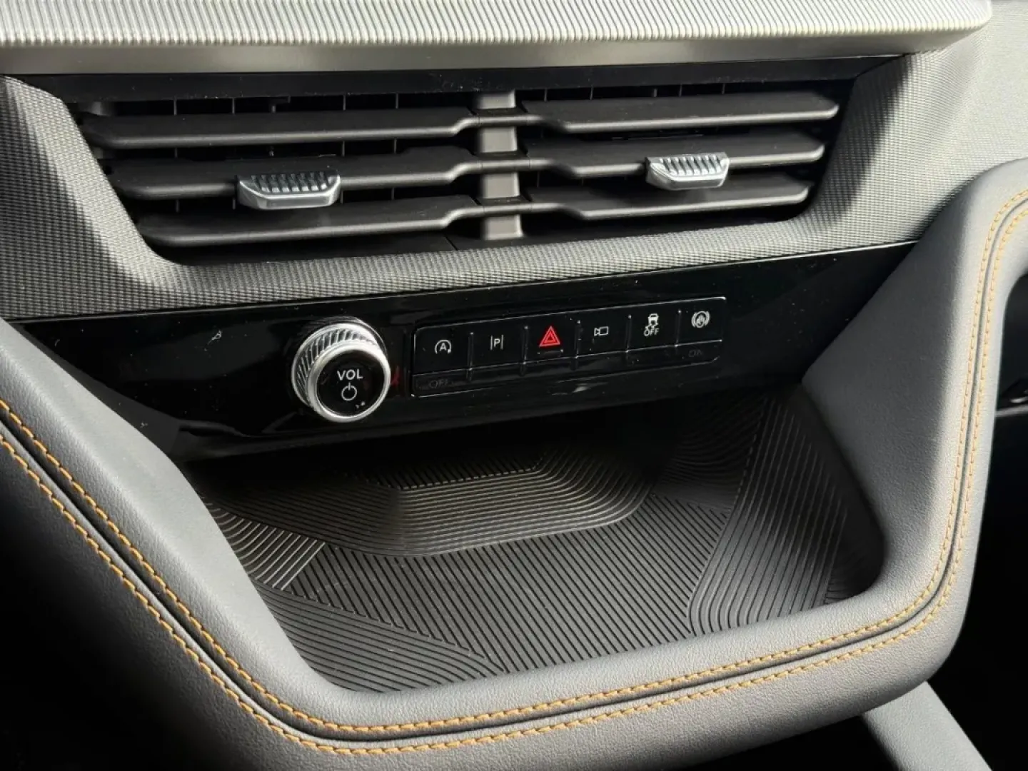 2026 /Onyx Cloth Ford Explorer Tremor (1FMWK8JC0TG) with an 3.0L V6 engine, Automatic transmission, located at 141 Commercial Dr, Fredericktown, MO, 63645, (573) 783-6432, 37.570087, -90.320648 - **Discover the Freedom of Adventure with the 2026 Ford Explorer at Pettus Ford Fredericktown!**<br /> <br /> Are you ready to elevate your weekend getaways or daily commutes? The 2026 Ford Explorer is designed for those who seek both space and versatility, making it perfect for growing families, out - Photo#15