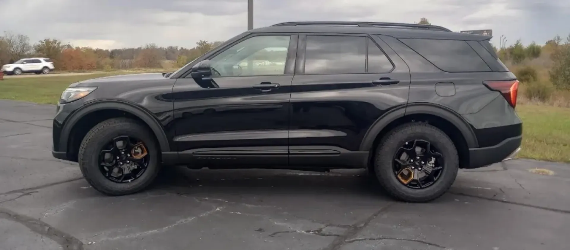 2026 Ford Explorer (1FMWK8JC0TG) with an 3.0L V6 engine, Automatic transmission, located at 141 Commercial Dr, Fredericktown, MO, 63645, (573) 783-6432, 37.570087, -90.320648 - **Discover the Freedom of Adventure with the 2026 Ford Explorer at Pettus Ford Fredericktown!**<br /> <br /> Are you ready to elevate your weekend getaways or daily commutes? The 2026 Ford Explorer is designed for those who seek both space and versatility, making it perfect for growing families, out - Photo#4