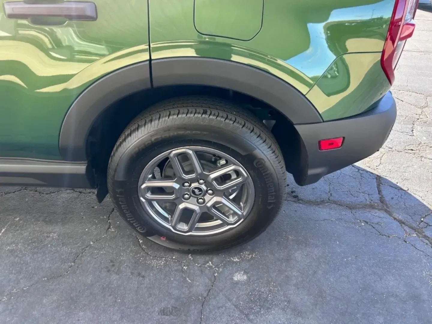 2025 /Medium Lt Smoked Truffle Cloth Ford Bronco Sport Big Bend (3FMCR9BN4SR) with an 1.5L EcoBoost engine, Automatic transmission, located at 141 Commercial Dr, Fredericktown, MO, 63645, (573) 783-6432, 37.570087, -90.320648 - Are you ready for adventure? The 2025 Ford Bronco Sport Big Bend is your ticket to explore the great outdoors and tackle any road with confidence. This versatile SUV is designed for those who crave both weekend trips and daily commutes, making it an ideal choice for families, outdoor enthusiasts, an - Photo#5