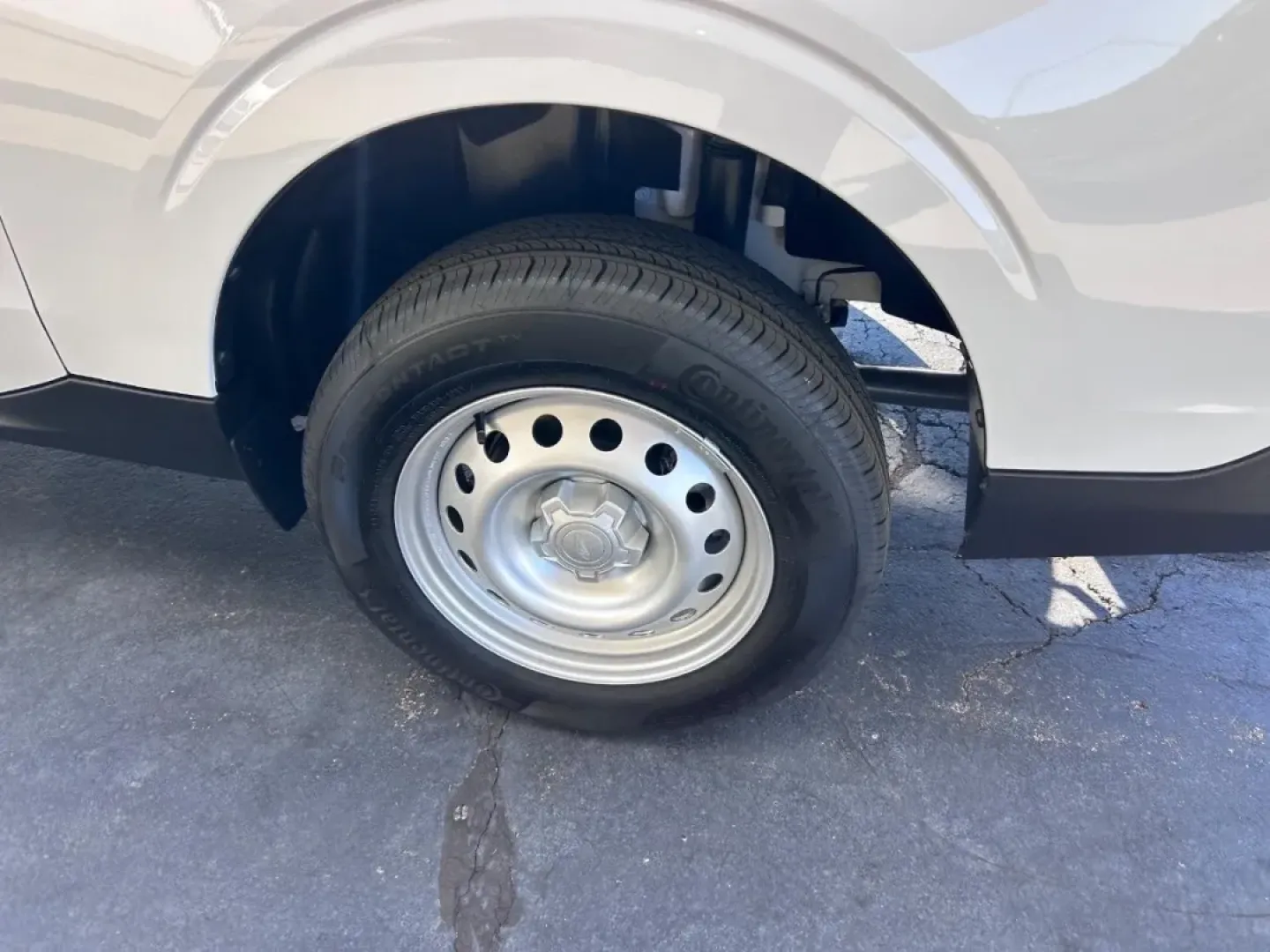 2025 /Black Onyx/Dark Slate Cloth Ford Maverick XL (3FTTW8B33SR) with an 2.5L Hybrid engine, located at 141 Commercial Dr, Fredericktown, MO, 63645, (573) 783-6432, 37.570087, -90.320648 - **Discover the Perfect Blend of Efficiency and Versatility with the 2025 Ford Maverick XL at Pettus Ford Fredericktown!**<br /> <br /> Are you seeking an affordable used car that effortlessly combines practicality with modern technology? Look no further than this stunning 2025 Ford Maverick XL, avai - Photo#5