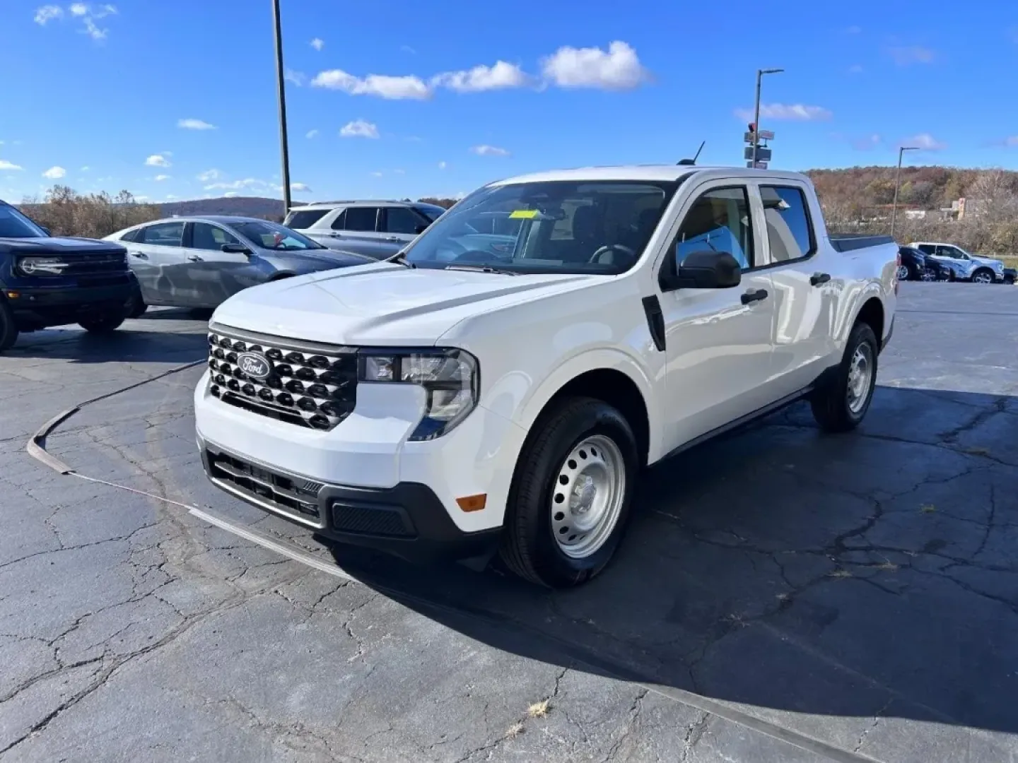 2025 /Black Onyx/Dark Slate Cloth Ford Maverick XL (3FTTW8B33SR) with an 2.5L Hybrid engine, located at 141 Commercial Dr, Fredericktown, MO, 63645, (573) 783-6432, 37.570087, -90.320648 - **Discover the Perfect Blend of Efficiency and Versatility with the 2025 Ford Maverick XL at Pettus Ford Fredericktown!**<br /> <br /> Are you seeking an affordable used car that effortlessly combines practicality with modern technology? Look no further than this stunning 2025 Ford Maverick XL, avai - Photo#6