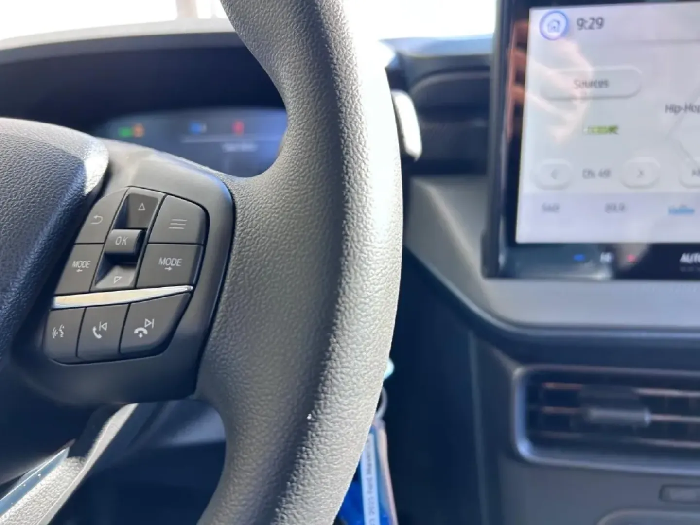 2025 /Black Onyx/Dark Slate Cloth Ford Maverick XL (3FTTW8B33SR) with an 2.5L Hybrid engine, located at 141 Commercial Dr, Fredericktown, MO, 63645, (573) 783-6432, 37.570087, -90.320648 - **Discover the Perfect Blend of Efficiency and Versatility with the 2025 Ford Maverick XL at Pettus Ford Fredericktown!**<br /> <br /> Are you seeking an affordable used car that effortlessly combines practicality with modern technology? Look no further than this stunning 2025 Ford Maverick XL, avai - Photo#12