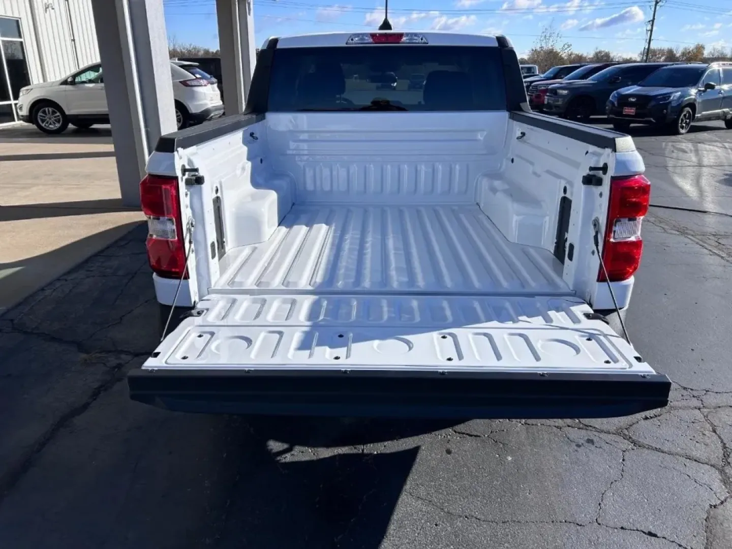 2025 /Black Onyx/Dark Slate Cloth Ford Maverick XL (3FTTW8B33SR) with an 2.5L Hybrid engine, located at 141 Commercial Dr, Fredericktown, MO, 63645, (573) 783-6432, 37.570087, -90.320648 - **Discover the Perfect Blend of Efficiency and Versatility with the 2025 Ford Maverick XL at Pettus Ford Fredericktown!**<br /> <br /> Are you seeking an affordable used car that effortlessly combines practicality with modern technology? Look no further than this stunning 2025 Ford Maverick XL, avai - Photo#4