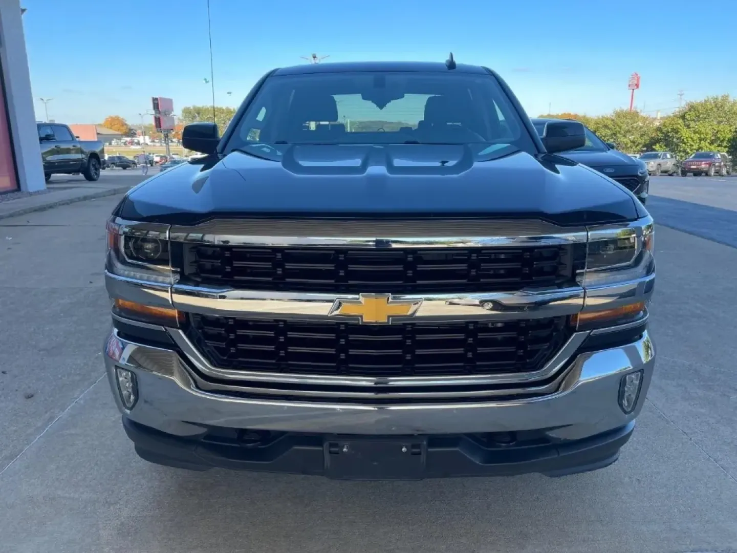 2018 Chevrolet Silverado 1500 LT LT1 (3GCUKRECXJG) with an 5.3L engine, Automatic transmission, located at 970 Woodlawn Dr., Farmington, MO, 63640, (573) 431-7800, 37.825642, -90.468674 - **Unlock Adventure with the 2018 Chevrolet Silverado 1500 LT LT1 Your Gateway to Excitement!**<br /> <br /> Are you ready for unforgettable escapades, whether it's a weekend getaway to the scenic Mark Twain National Forest or daily commutes through the vibrant streets of Farmington? The 2018 Chevro - Photo#0