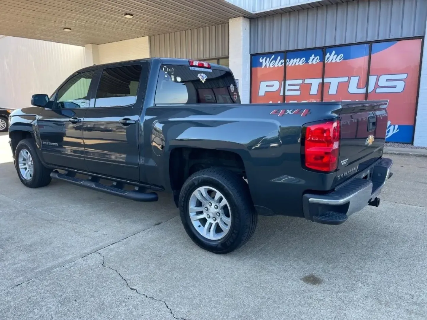 2018 Chevrolet Silverado 1500 LT LT1 (3GCUKRECXJG) with an 5.3L engine, Automatic transmission, located at 970 Woodlawn Dr., Farmington, MO, 63640, (573) 431-7800, 37.825642, -90.468674 - **Unlock Adventure with the 2018 Chevrolet Silverado 1500 LT LT1 Your Gateway to Excitement!**<br /> <br /> Are you ready for unforgettable escapades, whether it's a weekend getaway to the scenic Mark Twain National Forest or daily commutes through the vibrant streets of Farmington? The 2018 Chevro - Photo#2