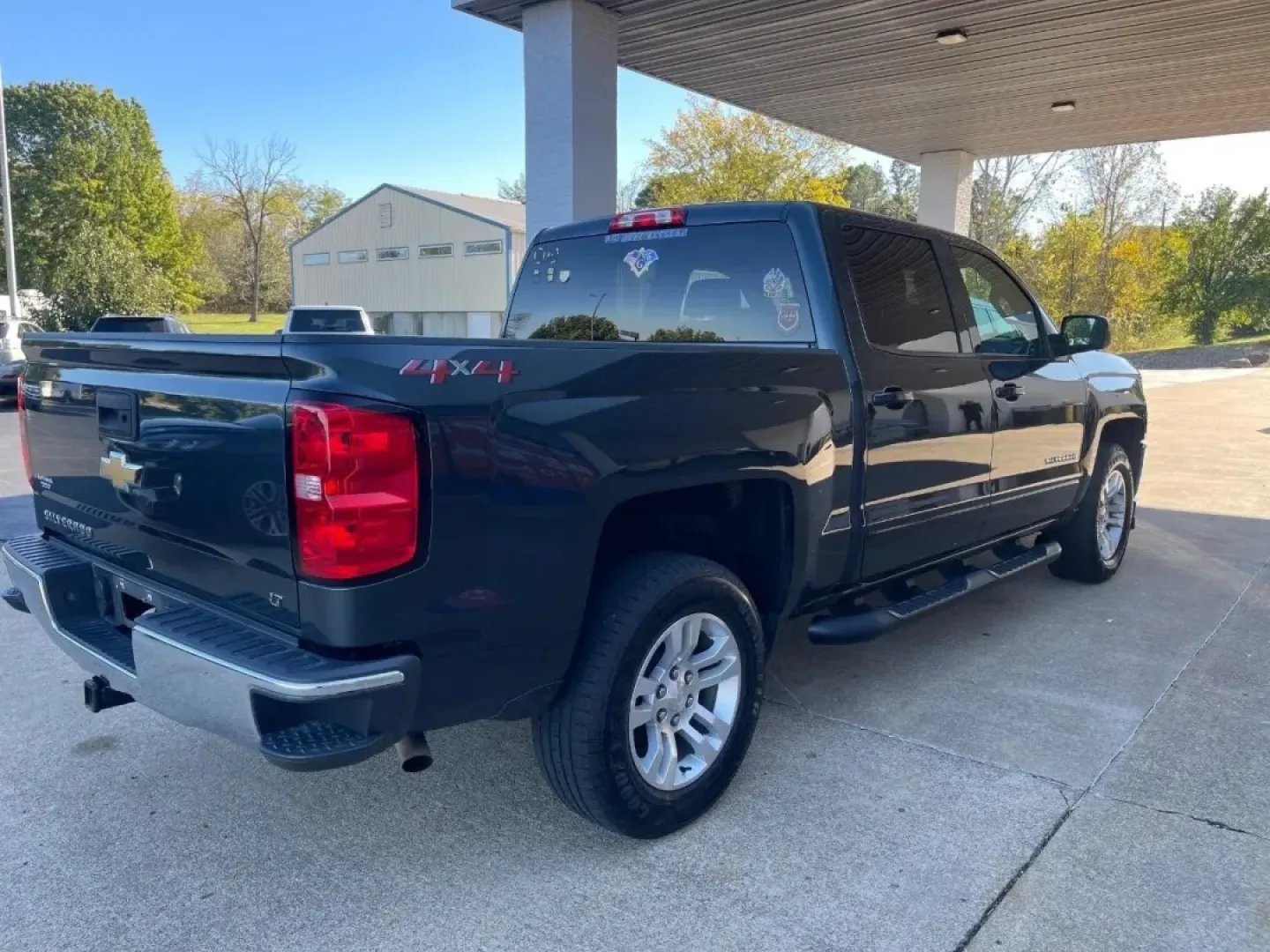 2018 Chevrolet Silverado 1500 LT LT1 (3GCUKRECXJG) with an 5.3L engine, Automatic transmission, located at 970 Woodlawn Dr., Farmington, MO, 63640, (573) 431-7800, 37.825642, -90.468674 - **Unlock Adventure with the 2018 Chevrolet Silverado 1500 LT LT1 Your Gateway to Excitement!**<br /> <br /> Are you ready for unforgettable escapades, whether it's a weekend getaway to the scenic Mark Twain National Forest or daily commutes through the vibrant streets of Farmington? The 2018 Chevro - Photo#5
