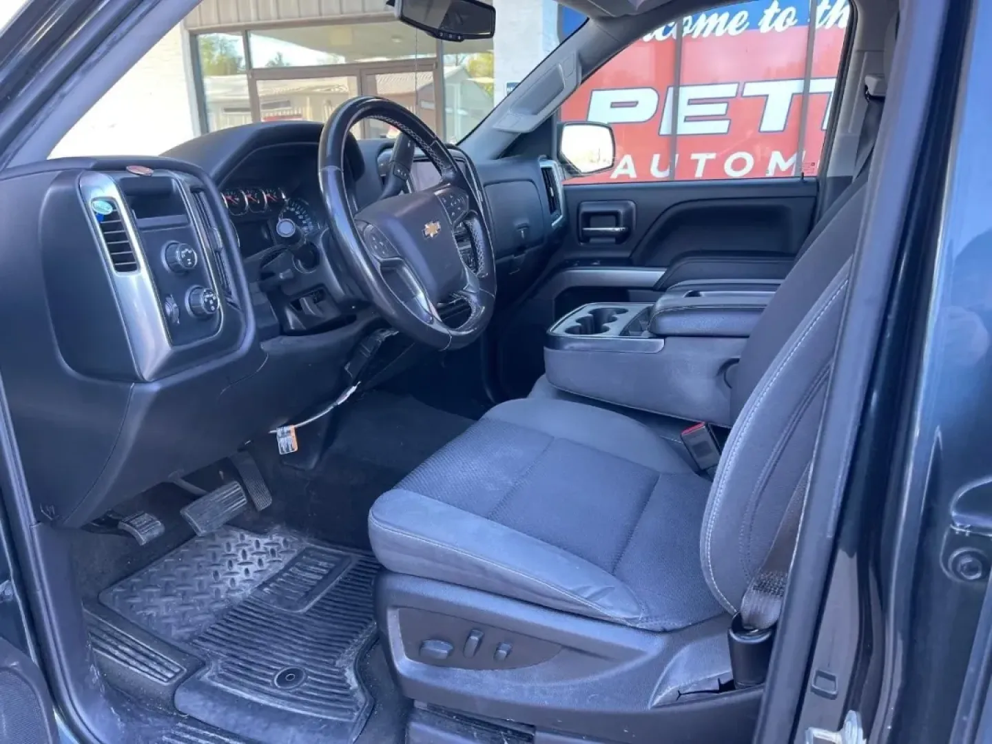 2018 Chevrolet Silverado 1500 LT LT1 (3GCUKRECXJG) with an 5.3L engine, Automatic transmission, located at 970 Woodlawn Dr., Farmington, MO, 63640, (573) 431-7800, 37.825642, -90.468674 - **Unlock Adventure with the 2018 Chevrolet Silverado 1500 LT LT1 Your Gateway to Excitement!**<br /> <br /> Are you ready for unforgettable escapades, whether it's a weekend getaway to the scenic Mark Twain National Forest or daily commutes through the vibrant streets of Farmington? The 2018 Chevro - Photo#8