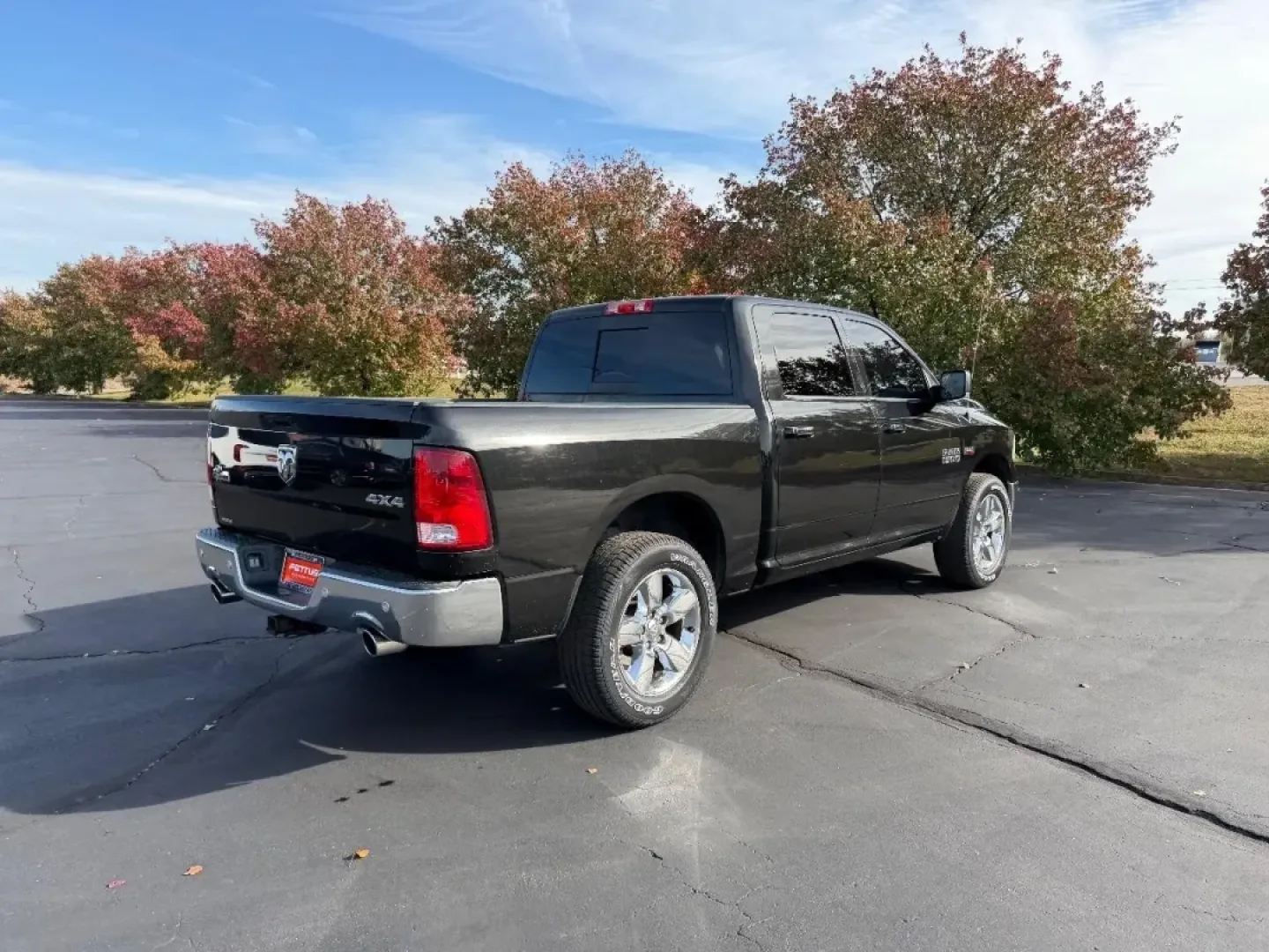 2017 /Diesel Gray/Black Cloth Ram 1500 Big Horn (3C6RR7LT6HG) with an 5.7L engine, located at 970 Woodlawn Dr., Farmington, MO, 63640, (573) 431-7800, 37.825642, -90.468674 - Looking for a truck that can take your weekend adventures to the next level while still serving as a reliable daily driver? Look no further! This impressive 2017 Ram 1500 4WD Big Horn Crew Cab, available now at Pettus CDJR Farmington in Farmington, MO, is perfect for anyone who craves both capabilit - Photo#2