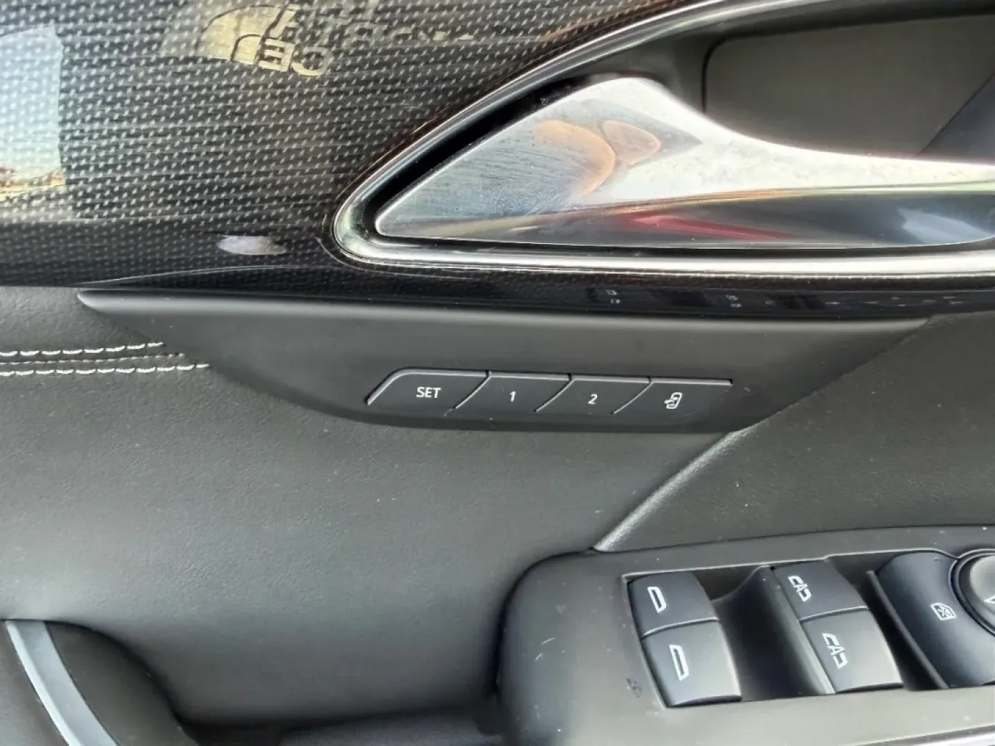 2021 /Ebony seats Leather Buick Envision Essence (LRBFZNR45MD) with an 2.0L engine, Automatic transmission, located at 970 Woodlawn Dr., Farmington, MO, 63640, (573) 431-7800, 37.825642, -90.468674 - **Unleash Your Adventures with the 2021 Buick Envision Essence - Perfect for Your Next Journey!**<br /> <br /> Are you looking for a vehicle that seamlessly blends style, comfort, and practicality? The 2021 Buick Envision Essence is the ideal SUV for those who crave adventure without compromising on - Photo#19