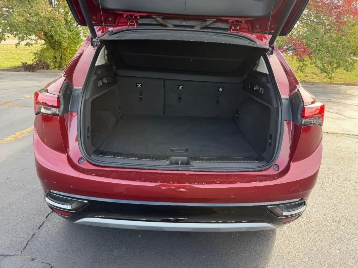 2021 /Ebony seats Leather Buick Envision Essence (LRBFZNR45MD) with an 2.0L engine, Automatic transmission, located at 970 Woodlawn Dr., Farmington, MO, 63640, (573) 431-7800, 37.825642, -90.468674 - **Unleash Your Adventures with the 2021 Buick Envision Essence - Perfect for Your Next Journey!**<br /> <br /> Are you looking for a vehicle that seamlessly blends style, comfort, and practicality? The 2021 Buick Envision Essence is the ideal SUV for those who crave adventure without compromising on - Photo#4