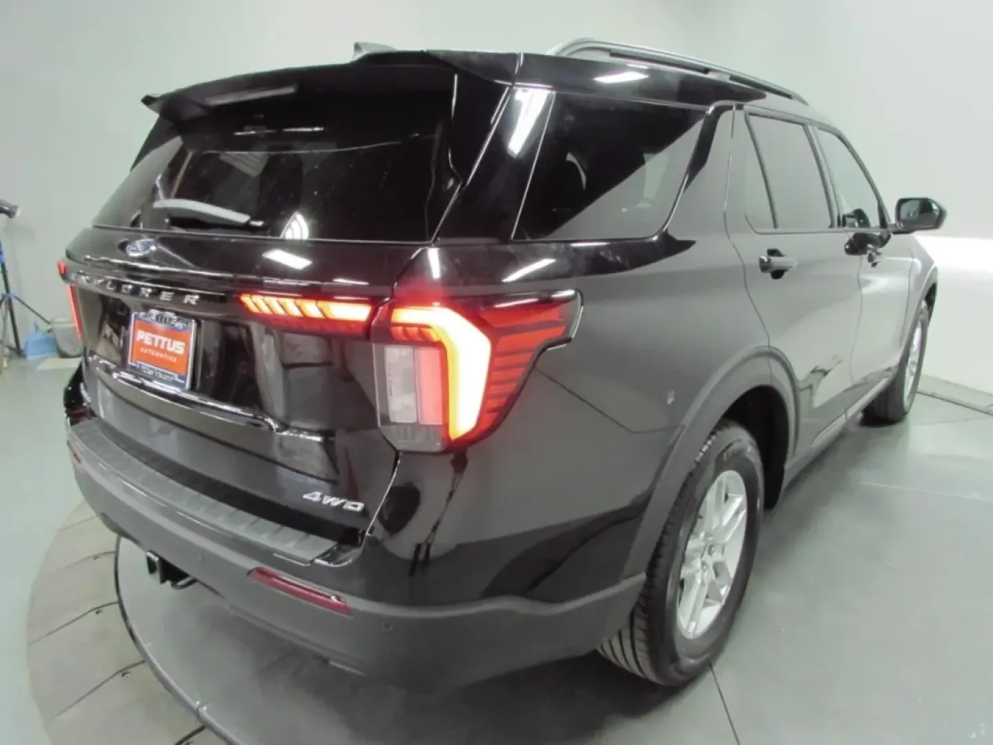 2026 /Dark Space Gray Ford Explorer Active (1FMUK8DH7TG) with an 2.3L EcoBoost I-4 engine, Automatic transmission, located at 12836 Highway 21, De Soto, MO, 63020, (636) 337-7777, 38.151867, -90.575615 - Explore the great outdoors or conquer your daily commute with the perfect blend of style, comfort, and capability: the 2026 Ford Explorer Active. This versatile SUV is not just a vehicle; it's an invitation to adventure, whether you're heading out with the family for a weekend getaway or navigating - Photo#7