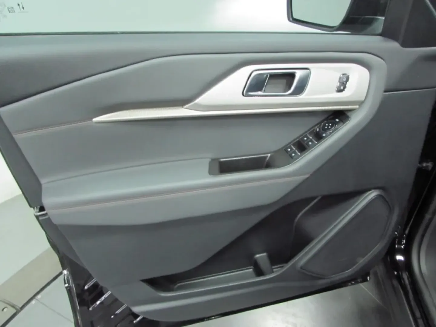 2026 /Dark Space Gray Ford Explorer Active (1FMUK8DH7TG) with an 2.3L EcoBoost I-4 engine, Automatic transmission, located at 12836 Highway 21, De Soto, MO, 63020, (636) 337-7777, 38.151867, -90.575615 - Explore the great outdoors or conquer your daily commute with the perfect blend of style, comfort, and capability: the 2026 Ford Explorer Active. This versatile SUV is not just a vehicle; it's an invitation to adventure, whether you're heading out with the family for a weekend getaway or navigating - Photo#12