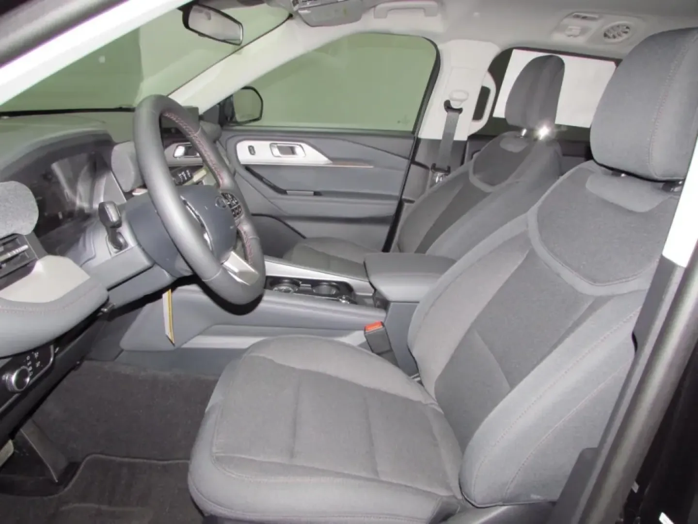 2026 /Dark Space Gray Ford Explorer Active (1FMUK8DH7TG) with an 2.3L EcoBoost I-4 engine, Automatic transmission, located at 12836 Highway 21, De Soto, MO, 63020, (636) 337-7777, 38.151867, -90.575615 - Explore the great outdoors or conquer your daily commute with the perfect blend of style, comfort, and capability: the 2026 Ford Explorer Active. This versatile SUV is not just a vehicle; it's an invitation to adventure, whether you're heading out with the family for a weekend getaway or navigating - Photo#13