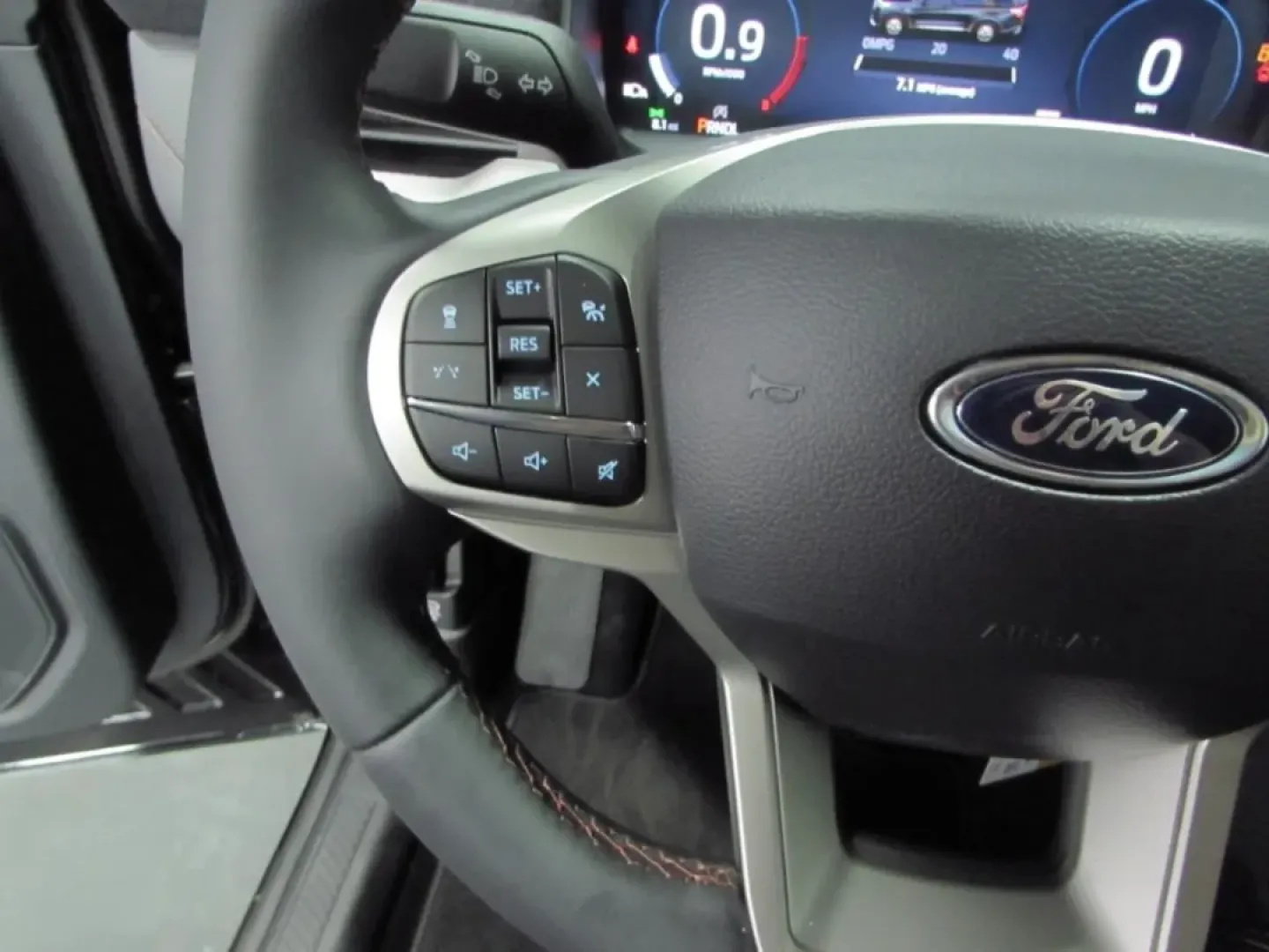 2026 /Dark Space Gray Ford Explorer Active (1FMUK8DH7TG) with an 2.3L EcoBoost I-4 engine, Automatic transmission, located at 12836 Highway 21, De Soto, MO, 63020, (636) 337-7777, 38.151867, -90.575615 - Explore the great outdoors or conquer your daily commute with the perfect blend of style, comfort, and capability: the 2026 Ford Explorer Active. This versatile SUV is not just a vehicle; it's an invitation to adventure, whether you're heading out with the family for a weekend getaway or navigating - Photo#16