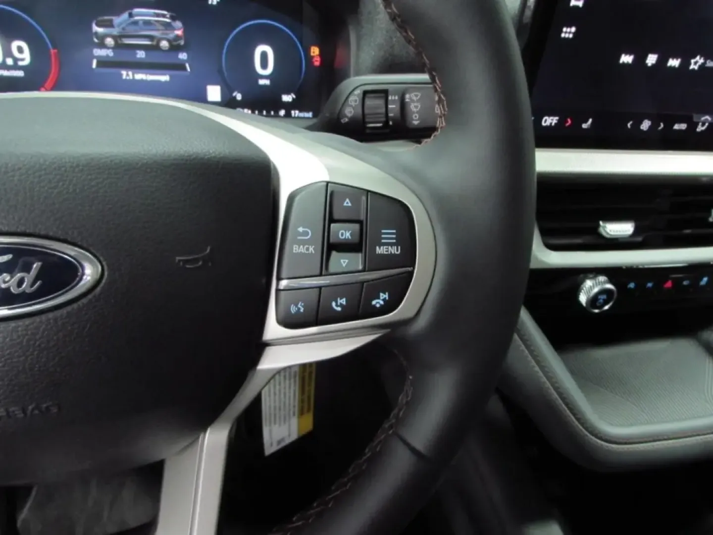 2026 /Dark Space Gray Ford Explorer Active (1FMUK8DH7TG) with an 2.3L EcoBoost I-4 engine, Automatic transmission, located at 12836 Highway 21, De Soto, MO, 63020, (636) 337-7777, 38.151867, -90.575615 - Explore the great outdoors or conquer your daily commute with the perfect blend of style, comfort, and capability: the 2026 Ford Explorer Active. This versatile SUV is not just a vehicle; it's an invitation to adventure, whether you're heading out with the family for a weekend getaway or navigating - Photo#17