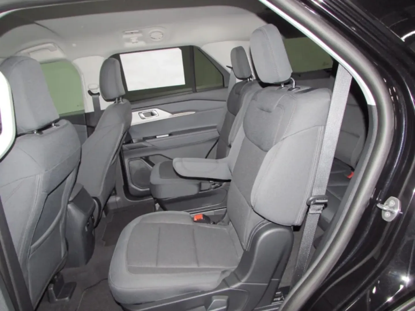 2026 /Dark Space Gray Ford Explorer Active (1FMUK8DH7TG) with an 2.3L EcoBoost I-4 engine, Automatic transmission, located at 12836 Highway 21, De Soto, MO, 63020, (636) 337-7777, 38.151867, -90.575615 - Explore the great outdoors or conquer your daily commute with the perfect blend of style, comfort, and capability: the 2026 Ford Explorer Active. This versatile SUV is not just a vehicle; it's an invitation to adventure, whether you're heading out with the family for a weekend getaway or navigating - Photo#25