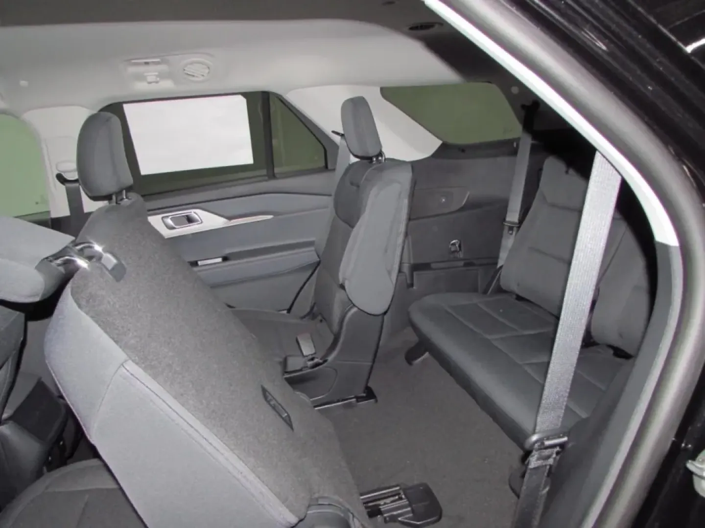 2026 /Dark Space Gray Ford Explorer Active (1FMUK8DH7TG) with an 2.3L EcoBoost I-4 engine, Automatic transmission, located at 12836 Highway 21, De Soto, MO, 63020, (636) 337-7777, 38.151867, -90.575615 - Explore the great outdoors or conquer your daily commute with the perfect blend of style, comfort, and capability: the 2026 Ford Explorer Active. This versatile SUV is not just a vehicle; it's an invitation to adventure, whether you're heading out with the family for a weekend getaway or navigating - Photo#27