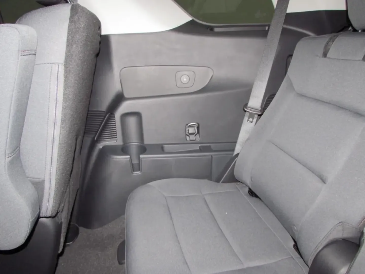 2026 /Dark Space Gray Ford Explorer Active (1FMUK8DH7TG) with an 2.3L EcoBoost I-4 engine, Automatic transmission, located at 12836 Highway 21, De Soto, MO, 63020, (636) 337-7777, 38.151867, -90.575615 - Explore the great outdoors or conquer your daily commute with the perfect blend of style, comfort, and capability: the 2026 Ford Explorer Active. This versatile SUV is not just a vehicle; it's an invitation to adventure, whether you're heading out with the family for a weekend getaway or navigating - Photo#28