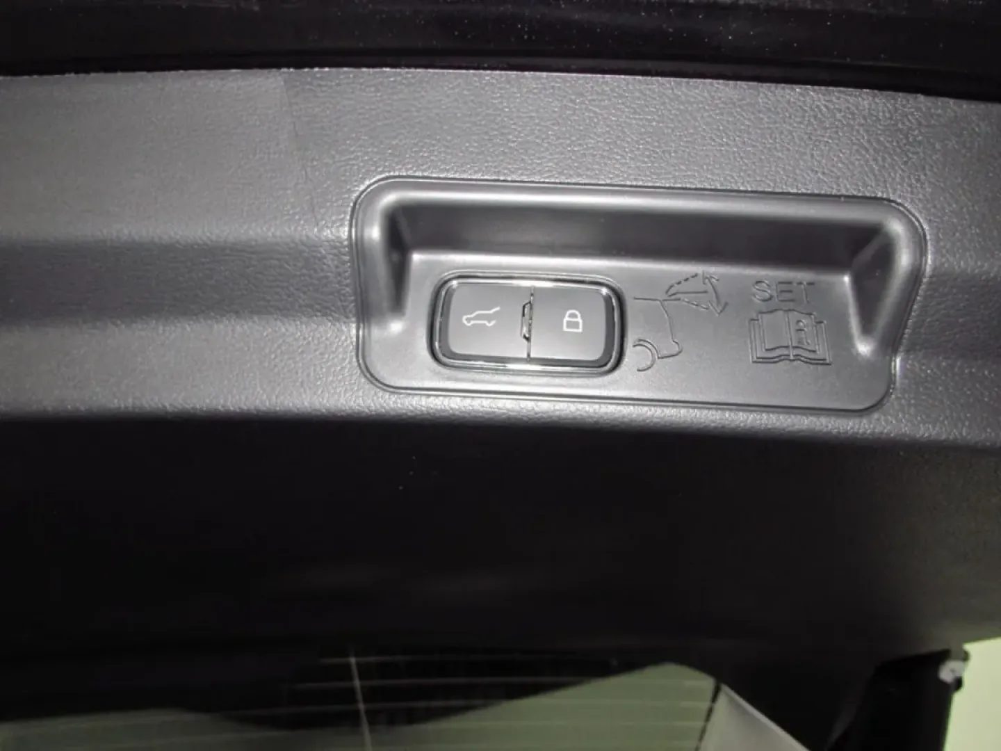 2026 /Dark Space Gray Ford Explorer Active (1FMUK8DH7TG) with an 2.3L EcoBoost I-4 engine, Automatic transmission, located at 12836 Highway 21, De Soto, MO, 63020, (636) 337-7777, 38.151867, -90.575615 - Explore the great outdoors or conquer your daily commute with the perfect blend of style, comfort, and capability: the 2026 Ford Explorer Active. This versatile SUV is not just a vehicle; it's an invitation to adventure, whether you're heading out with the family for a weekend getaway or navigating - Photo#30