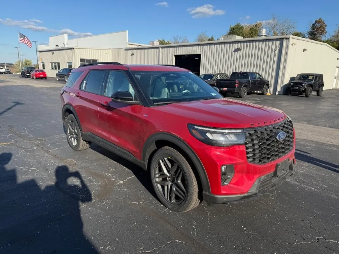 2026 Ford Explorer ST-Line