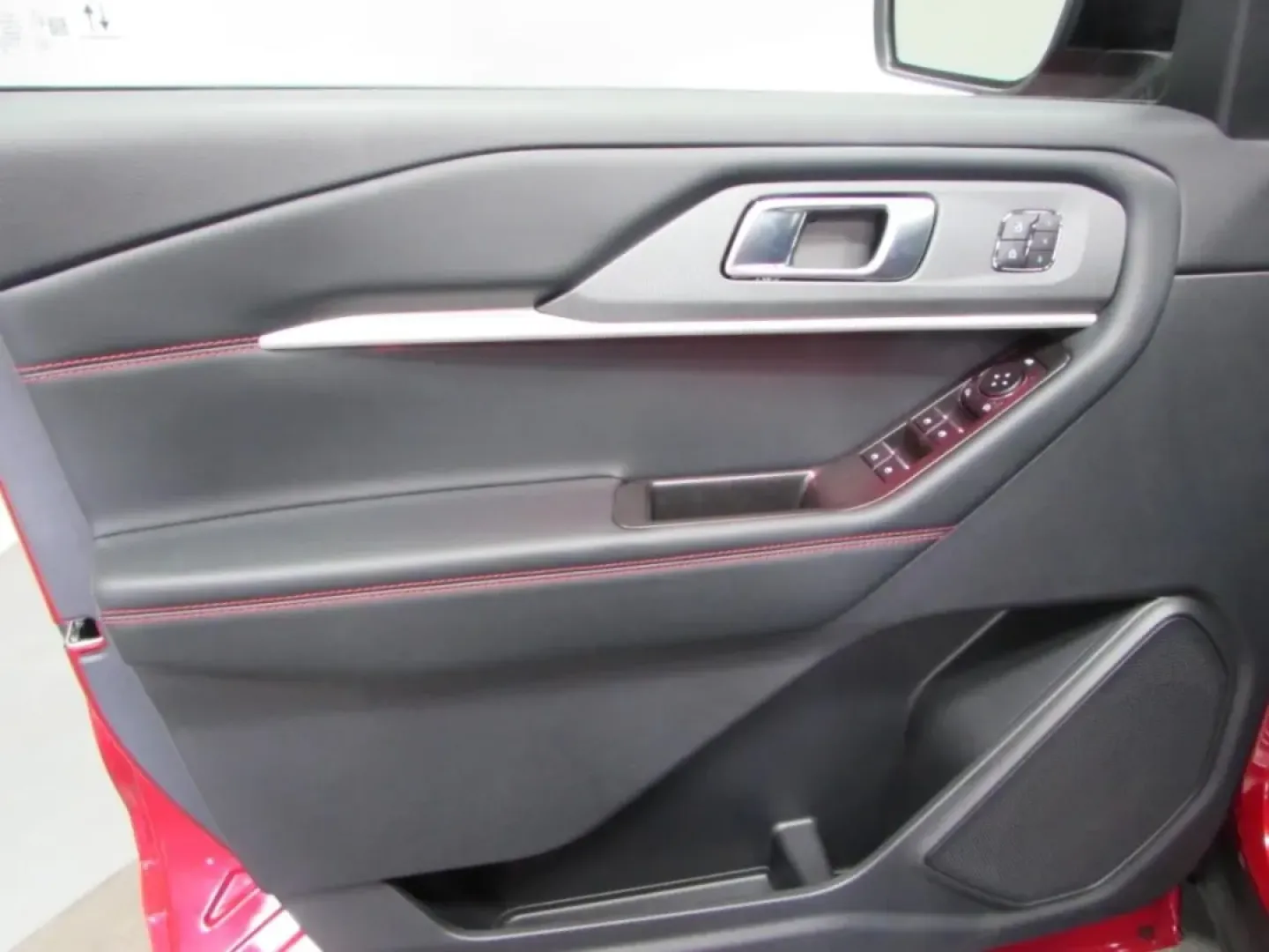 2026 /Onyx Ford Explorer ST-Line (1FMUK8KH9TG) with an 2.3L EcoBoost I-4 engine, Automatic transmission, located at 12836 Highway 21, De Soto, MO, 63020, (636) 337-7777, 38.151867, -90.575615 - **Unleash Adventure with the 2026 Ford Explorer ST-Line: Your Next Family SUV Awaits!**<br /> <br /> If you're on the hunt for a capable vehicle that perfectly balances family outings, weekend adventures, and daily commutes, look no further than the stunning 2026 Ford Explorer ST-Line available at P - Photo#12