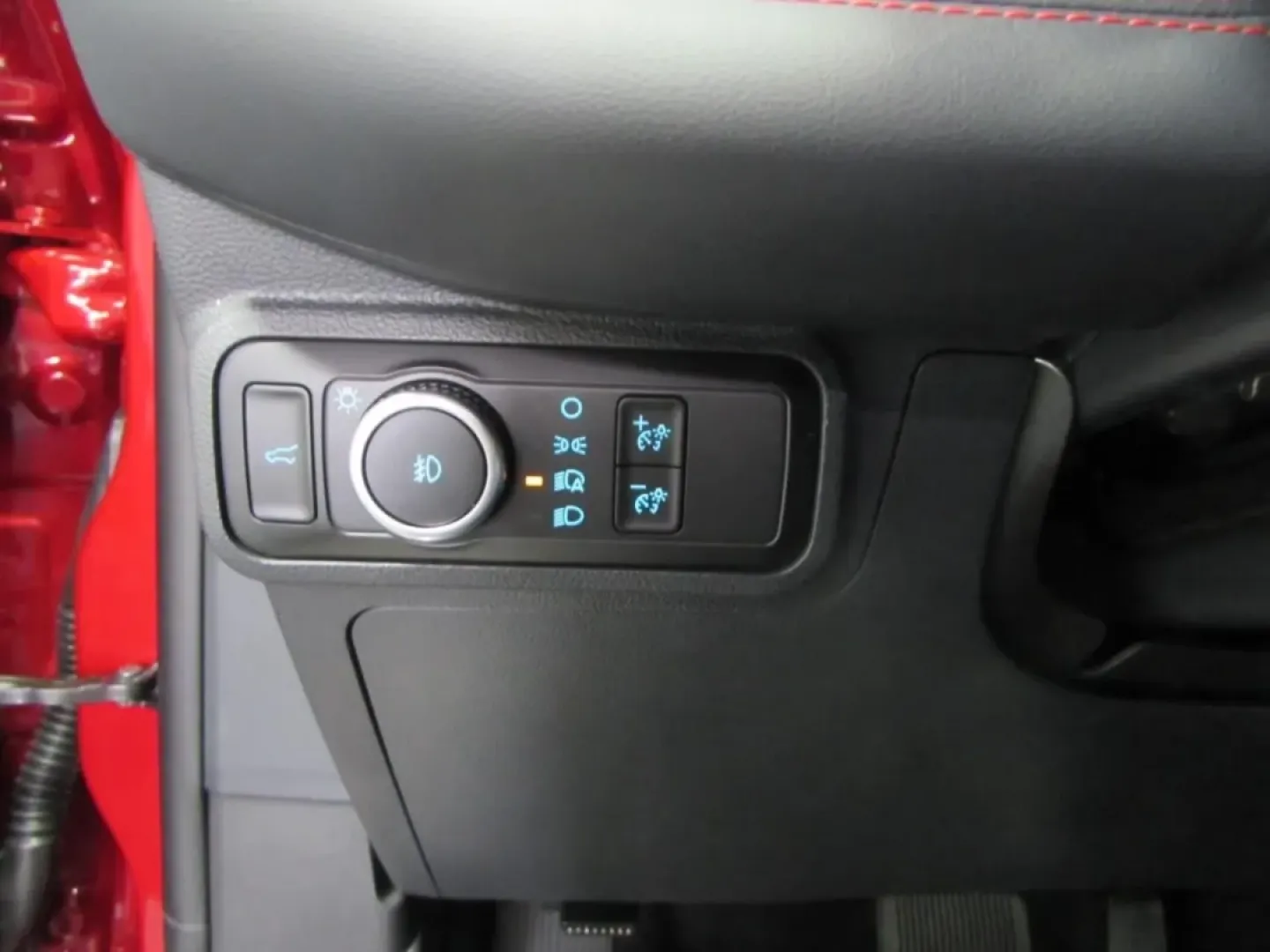 2026 /Onyx Ford Explorer ST-Line (1FMUK8KH9TG) with an 2.3L EcoBoost I-4 engine, Automatic transmission, located at 12836 Highway 21, De Soto, MO, 63020, (636) 337-7777, 38.151867, -90.575615 - **Unleash Adventure with the 2026 Ford Explorer ST-Line: Your Next Family SUV Awaits!**<br /> <br /> If you're on the hunt for a capable vehicle that perfectly balances family outings, weekend adventures, and daily commutes, look no further than the stunning 2026 Ford Explorer ST-Line available at P - Photo#14