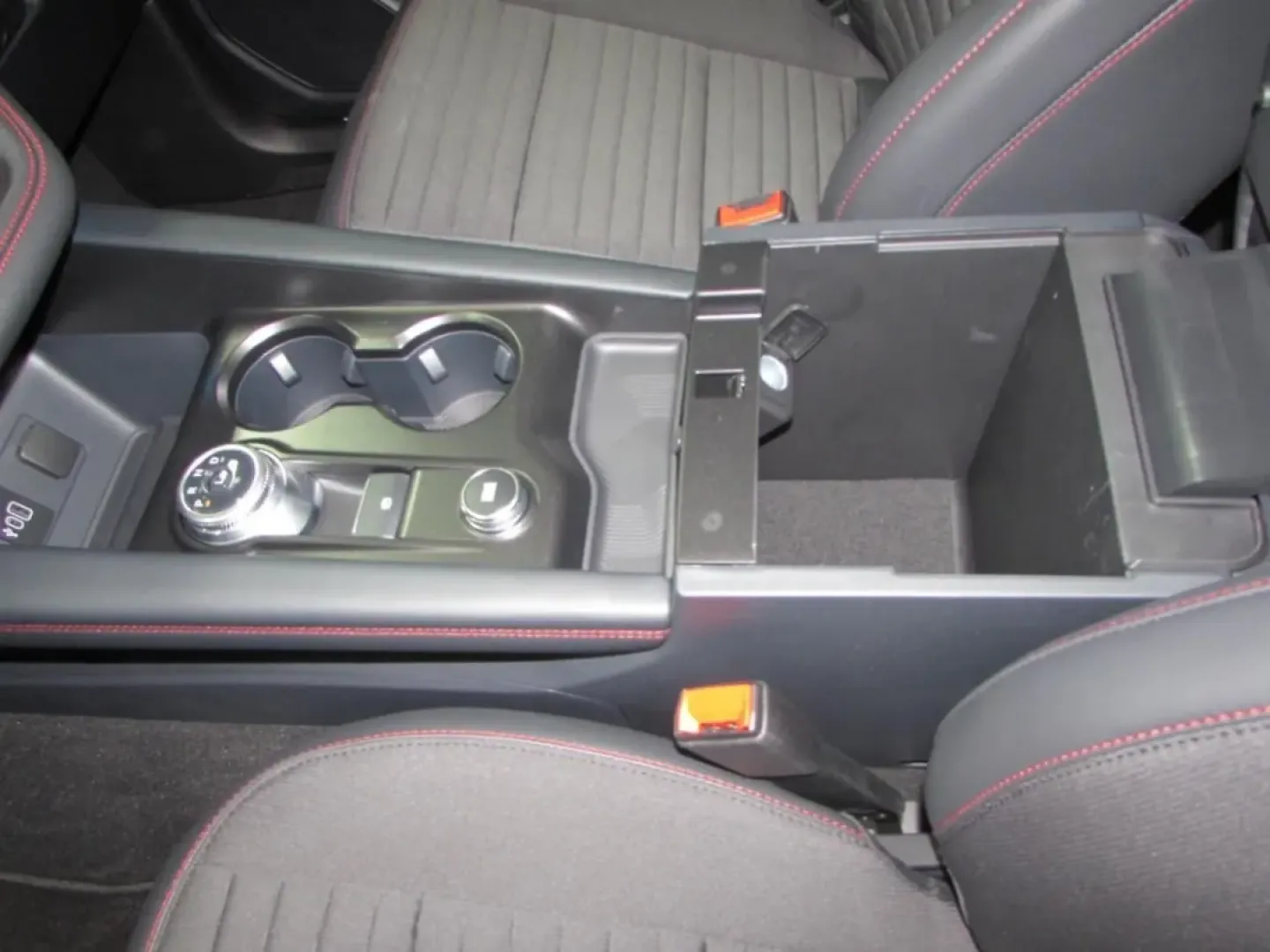 2026 /Onyx Ford Explorer ST-Line (1FMUK8KH9TG) with an 2.3L EcoBoost I-4 engine, Automatic transmission, located at 12836 Highway 21, De Soto, MO, 63020, (636) 337-7777, 38.151867, -90.575615 - **Unleash Adventure with the 2026 Ford Explorer ST-Line: Your Next Family SUV Awaits!**<br /> <br /> If you're on the hunt for a capable vehicle that perfectly balances family outings, weekend adventures, and daily commutes, look no further than the stunning 2026 Ford Explorer ST-Line available at P - Photo#22