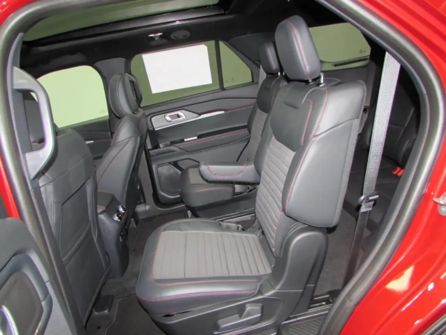 2026 /Onyx Ford Explorer ST-Line (1FMUK8KH9TG) with an 2.3L EcoBoost I-4 engine, Automatic transmission, located at 12836 Highway 21, De Soto, MO, 63020, (636) 337-7777, 38.151867, -90.575615 - **Unleash Adventure with the 2026 Ford Explorer ST-Line: Your Next Family SUV Awaits!**<br /> <br /> If you're on the hunt for a capable vehicle that perfectly balances family outings, weekend adventures, and daily commutes, look no further than the stunning 2026 Ford Explorer ST-Line available at P - Photo#25