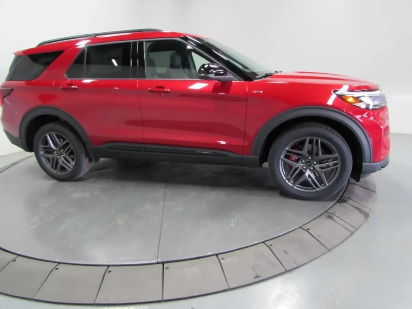 2026 /Onyx Ford Explorer ST-Line (1FMUK8KH9TG) with an 2.3L EcoBoost I-4 engine, Automatic transmission, located at 12836 Highway 21, De Soto, MO, 63020, (636) 337-7777, 38.151867, -90.575615 - **Unleash Adventure with the 2026 Ford Explorer ST-Line: Your Next Family SUV Awaits!**<br /> <br /> If you're on the hunt for a capable vehicle that perfectly balances family outings, weekend adventures, and daily commutes, look no further than the stunning 2026 Ford Explorer ST-Line available at P - Photo#3