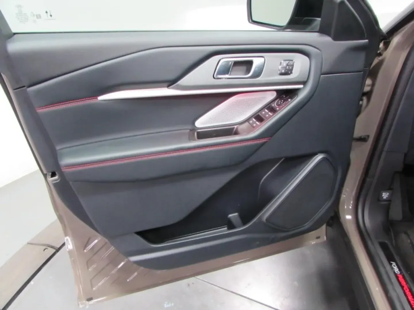 2026 /Onyx Ford Explorer ST (1FMWK8GC9TG) with an 3.0L EcoBoost V6 engine, Automatic transmission, located at 12836 Highway 21, De Soto, MO, 63020, (636) 337-7777, 38.151867, -90.575615 - ### Adventure Awaits with the 2026 Ford Explorer ST at Pettus Ford De Soto!<br /> <br /> Are you ready to elevate your family adventures or weekend getaways? The 2026 Ford Explorer ST, available now at Pettus Ford De Soto in De Soto, MO, is the perfect companion for those who crave excitement and ve - Photo#10