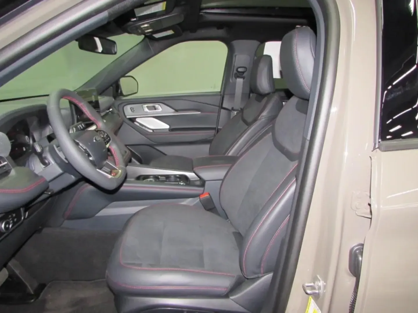 2026 /Onyx Ford Explorer ST (1FMWK8GC9TG) with an 3.0L EcoBoost V6 engine, Automatic transmission, located at 12836 Highway 21, De Soto, MO, 63020, (636) 337-7777, 38.151867, -90.575615 - ### Adventure Awaits with the 2026 Ford Explorer ST at Pettus Ford De Soto!<br /> <br /> Are you ready to elevate your family adventures or weekend getaways? The 2026 Ford Explorer ST, available now at Pettus Ford De Soto in De Soto, MO, is the perfect companion for those who crave excitement and ve - Photo#11