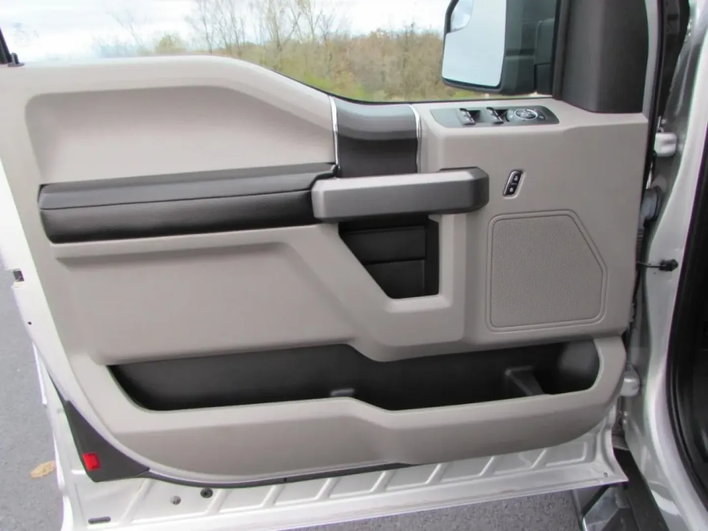 2016 /Gray Ford F-150 XLT (1FTEX1EP1GF) with an Other engine, Automatic transmission, located at 12836 Highway 21, De Soto, MO, 63020, (636) 337-7777, 38.151867, -90.575615 - **Unleash Your Adventurous Side with the 2016 Ford F-150 at Pettus Ford De Soto!**<br /> <br /> Are you ready to elevate your weekend getaways or enhance your daily commute? Look no further than this robust 2016 Ford F-150, now available at Pettus Ford De Soto, your trusted OEM dealership located at - Photo#12