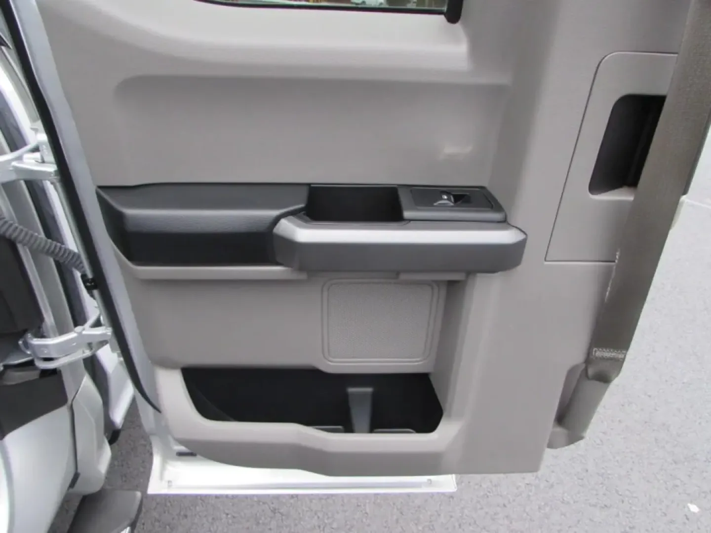 2016 /Gray Ford F-150 XLT (1FTEX1EP1GF) with an Other engine, Automatic transmission, located at 12836 Highway 21, De Soto, MO, 63020, (636) 337-7777, 38.151867, -90.575615 - **Unleash Your Adventurous Side with the 2016 Ford F-150 at Pettus Ford De Soto!**<br /> <br /> Are you ready to elevate your weekend getaways or enhance your daily commute? Look no further than this robust 2016 Ford F-150, now available at Pettus Ford De Soto, your trusted OEM dealership located at - Photo#26