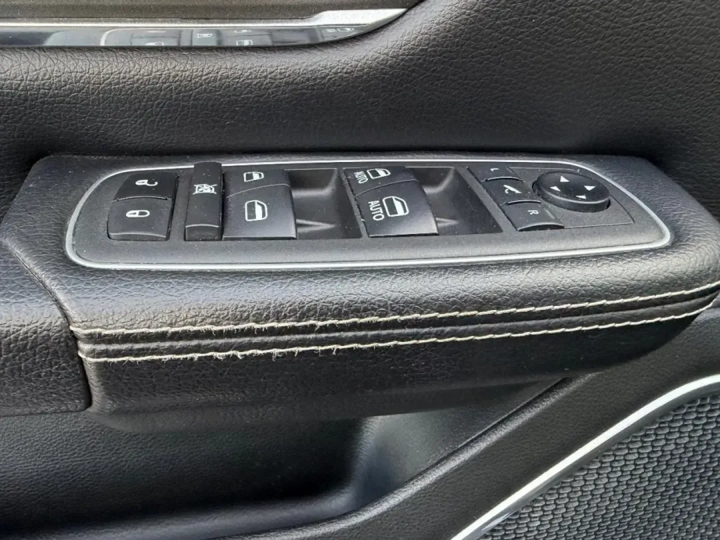 2021 /Black Leather Ram 1500 Laramie (1C6SRFJT5MN) with an 5.7L engine, located at 970 Woodlawn Dr., Farmington, MO, 63640, (573) 431-7800, 37.825642, -90.468674 - **Adventure Awaits with the 2021 Ram 1500 Your Perfect Truck for Any Journey!**<br /> <br /> Are you ready to elevate your driving experience? Whether you're hauling gear for a weekend getaway or navigating your daily commute, the 2021 Ram 1500 at Pettus CDJR Farmington is the ultimate companion fo - Photo#17