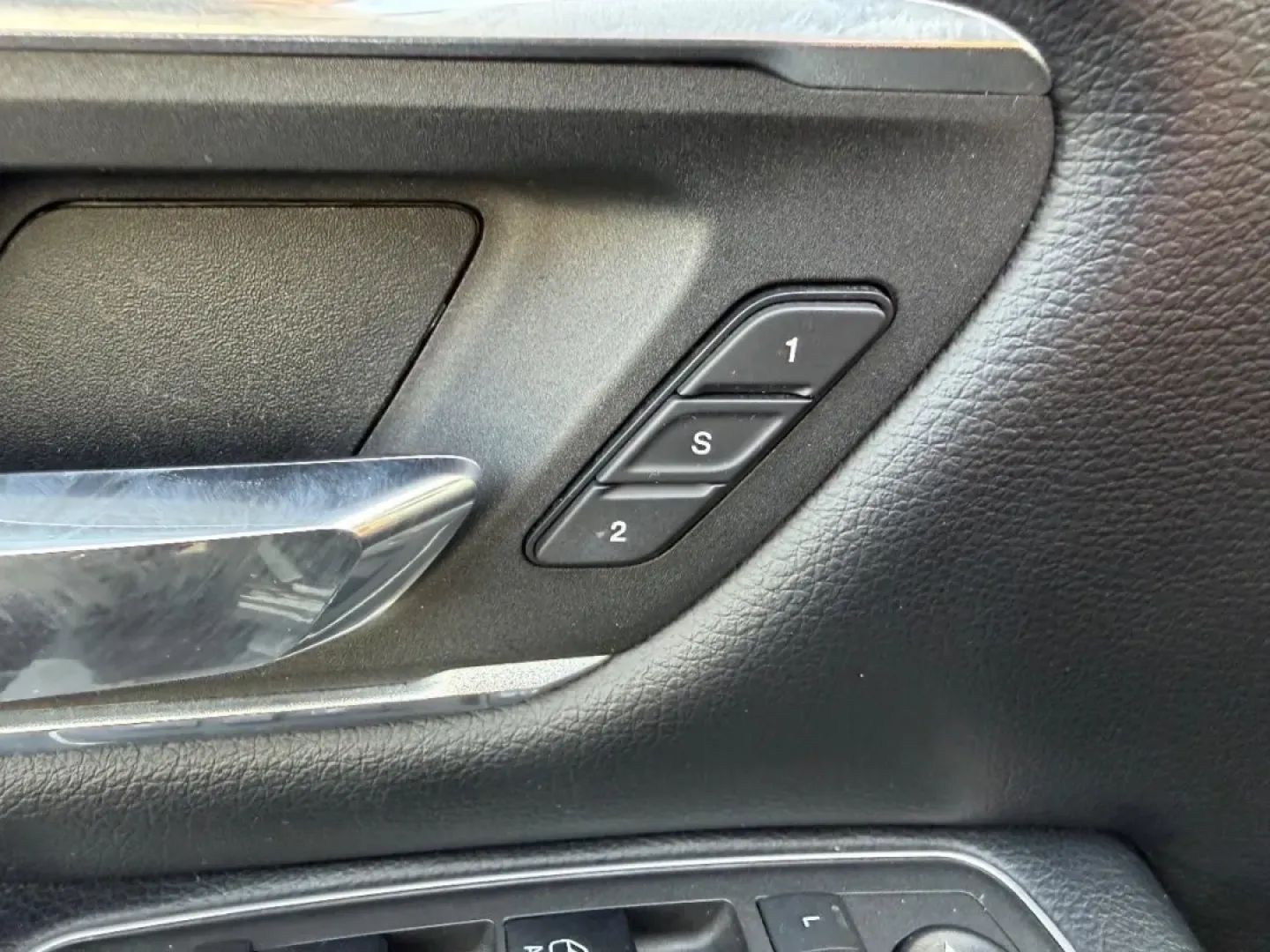 2021 /Black Leather Ram 1500 Laramie (1C6SRFJT5MN) with an 5.7L engine, located at 970 Woodlawn Dr., Farmington, MO, 63640, (573) 431-7800, 37.825642, -90.468674 - **Adventure Awaits with the 2021 Ram 1500 Your Perfect Truck for Any Journey!**<br /> <br /> Are you ready to elevate your driving experience? Whether you're hauling gear for a weekend getaway or navigating your daily commute, the 2021 Ram 1500 at Pettus CDJR Farmington is the ultimate companion fo - Photo#18