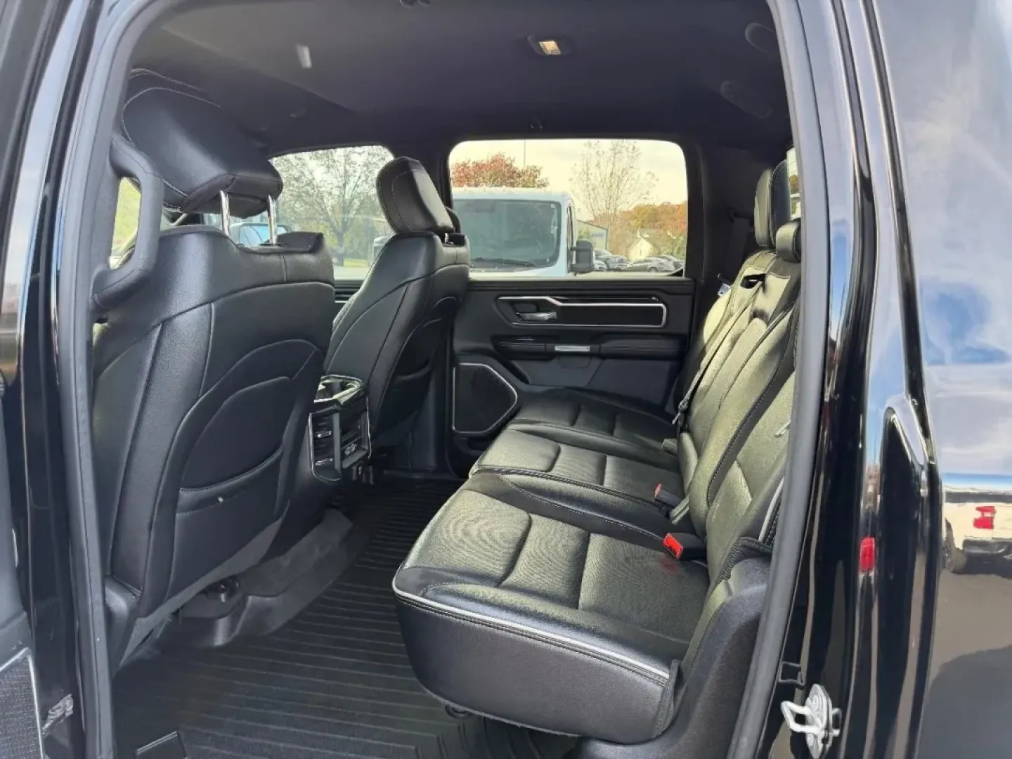 2021 /Black Leather Ram 1500 Laramie (1C6SRFJT5MN) with an 5.7L engine, located at 970 Woodlawn Dr., Farmington, MO, 63640, (573) 431-7800, 37.825642, -90.468674 - **Adventure Awaits with the 2021 Ram 1500 Your Perfect Truck for Any Journey!**<br /> <br /> Are you ready to elevate your driving experience? Whether you're hauling gear for a weekend getaway or navigating your daily commute, the 2021 Ram 1500 at Pettus CDJR Farmington is the ultimate companion fo - Photo#8