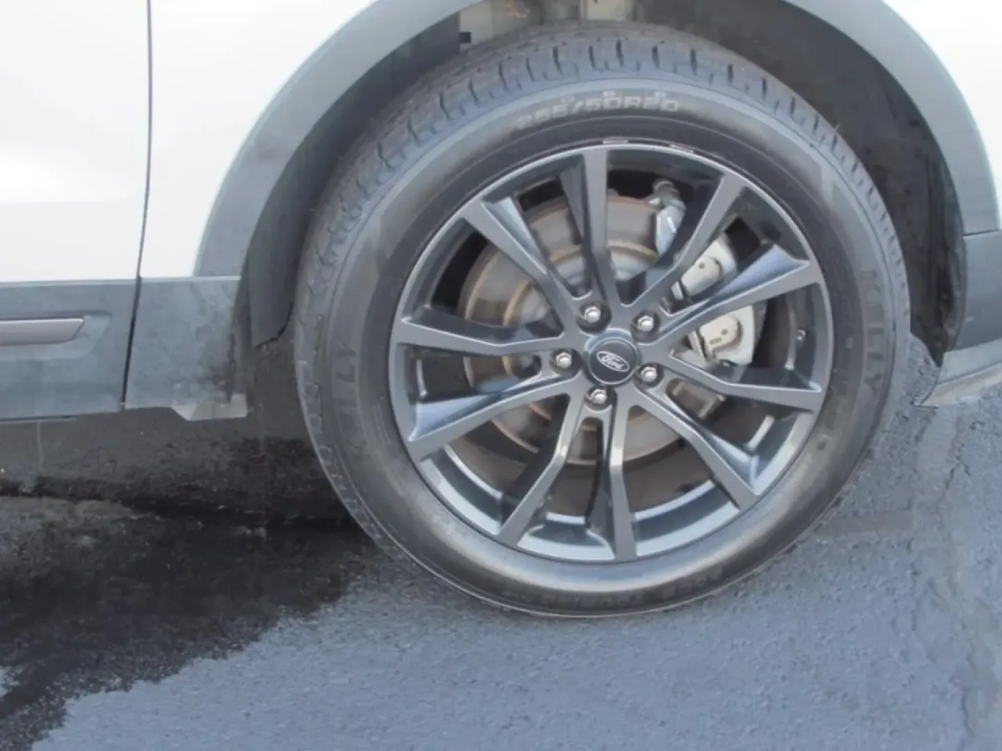 2018 /Ebony Black Ford Explorer XLT (1FM5K8DH9JG) with an Other engine, located at 12836 Highway 21, De Soto, MO, 63020, (636) 337-7777, 38.151867, -90.575615 - **Adventure Awaits with the 2018 Ford Explorer XLT Perfect for Your Next Family Road Trip!**<br /> <br /> Are you ready to elevate your family outings or weekend adventures? Look no further than this stunning 2018 Ford Explorer XLT, available now at Pettus Ford De Soto. With enough space for everyo - Photo#9