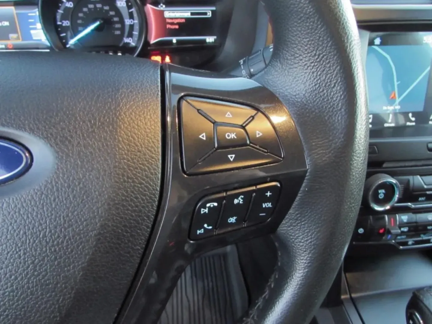 2018 /Ebony Black Ford Explorer XLT (1FM5K8DH9JG) with an Other engine, located at 12836 Highway 21, De Soto, MO, 63020, (636) 337-7777, 38.151867, -90.575615 - **Adventure Awaits with the 2018 Ford Explorer XLT Perfect for Your Next Family Road Trip!**<br /> <br /> Are you ready to elevate your family outings or weekend adventures? Look no further than this stunning 2018 Ford Explorer XLT, available now at Pettus Ford De Soto. With enough space for everyo - Photo#18