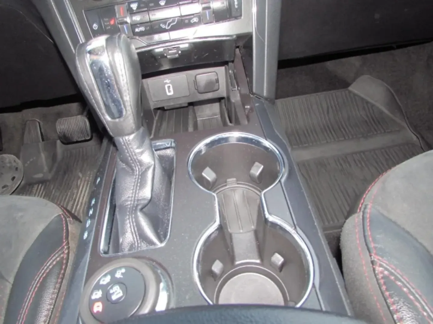 2018 /Ebony Black Ford Explorer XLT (1FM5K8DH9JG) with an Other engine, located at 12836 Highway 21, De Soto, MO, 63020, (636) 337-7777, 38.151867, -90.575615 - **Adventure Awaits with the 2018 Ford Explorer XLT Perfect for Your Next Family Road Trip!**<br /> <br /> Are you ready to elevate your family outings or weekend adventures? Look no further than this stunning 2018 Ford Explorer XLT, available now at Pettus Ford De Soto. With enough space for everyo - Photo#22